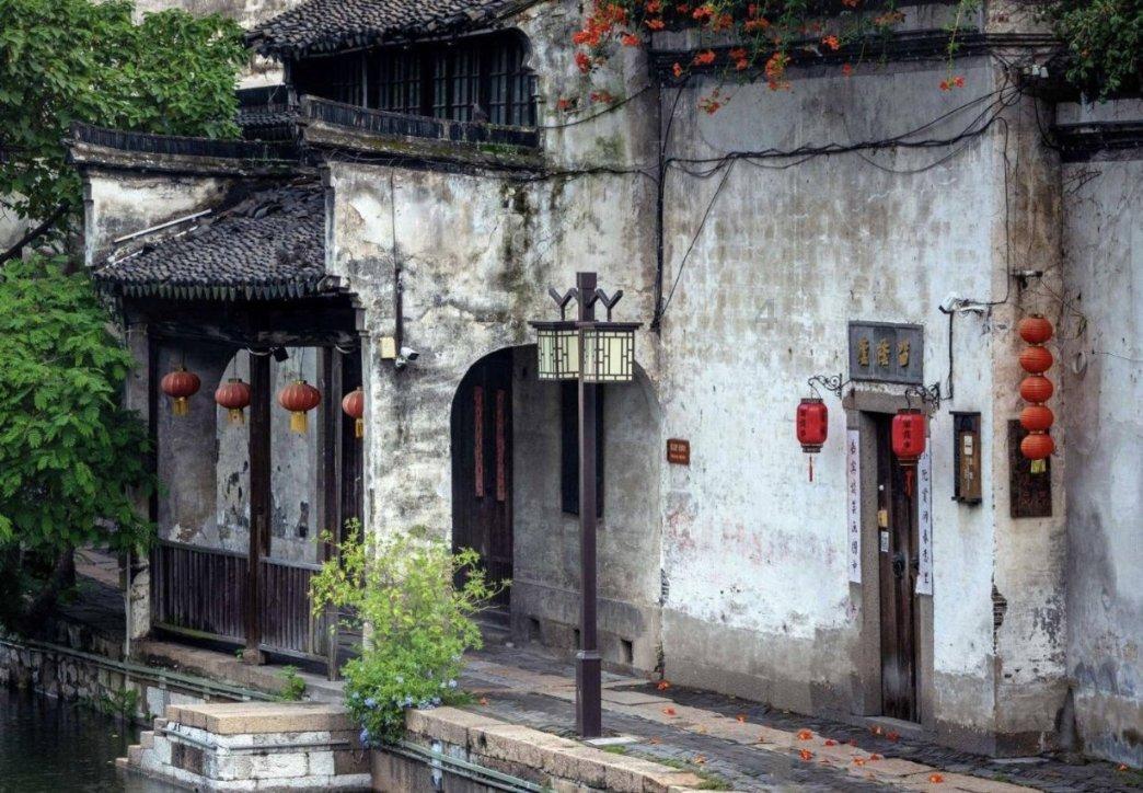 重点抓了八个方面的工作